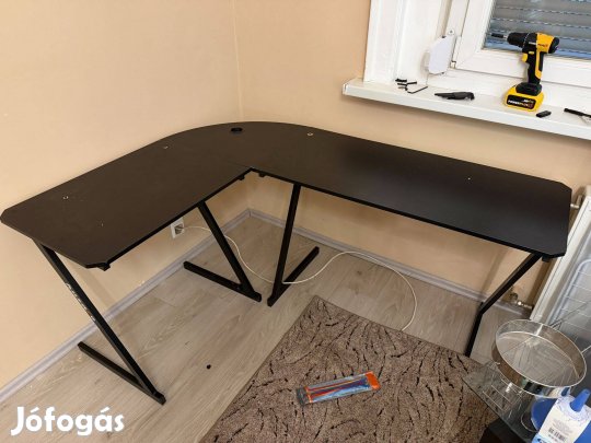 Sarok gamer íróasztal