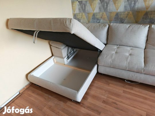 Sarok ülőgarnitúra újszerű állapotban, jobbos kivitelben