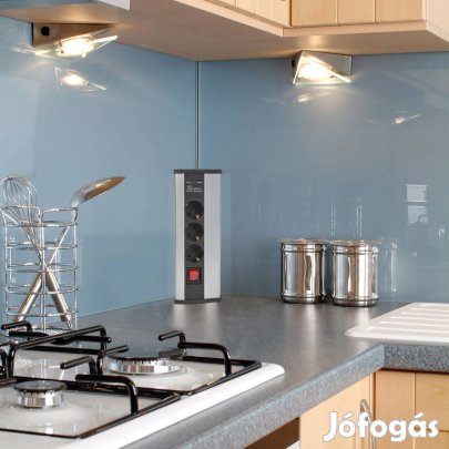 Sarokelosztó Alumínium házas kapcsolós - 3 x 250V, 16A - 2 x USB, 2,1A