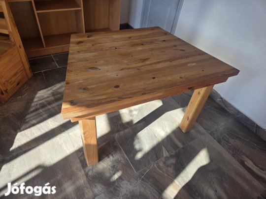 Sarokétkező asztal