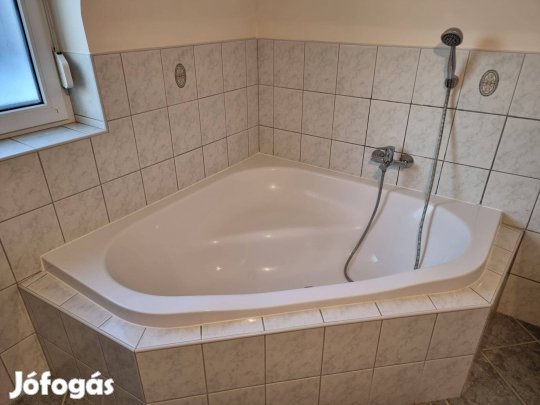 Sarokkád csapteleppel