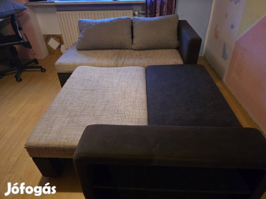 Sarokkanapé alvásfunkcióval