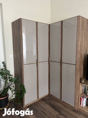 Sarokszekrény, könyvespolc 