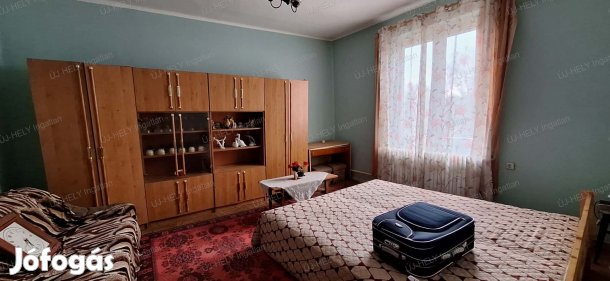 Sárospatak Apróhomokon eladó 3 szobás családi ház eladó.