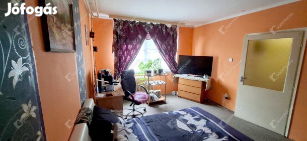 Sárospataki 61 m2-es 2 szobás társasházi lakás eladó