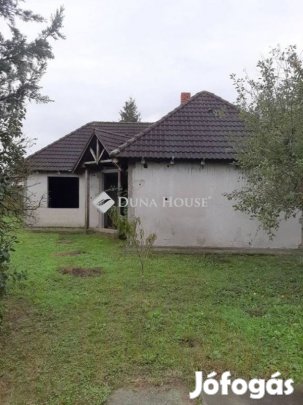 Sárvári eladó 215 nm-es ház