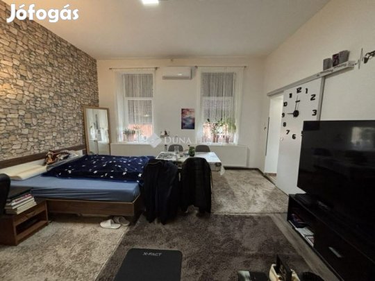 Sárvári eladó 45 nm-es lakás