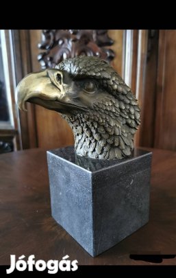 Sasfej - bronz szobor