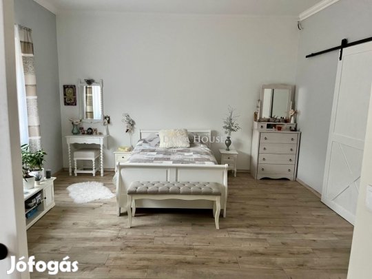 Sashalmon felújított