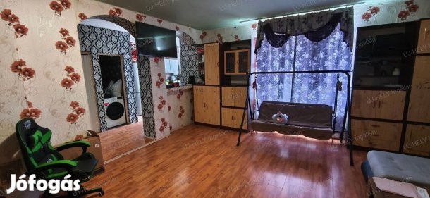 Sátoraljaújhelyben önálló udvaros 2 szobás társasházi lakás eladó