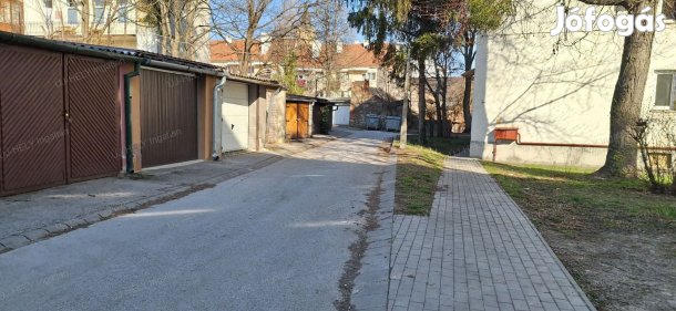 Sátoraljaújhelyen garázs eladó!