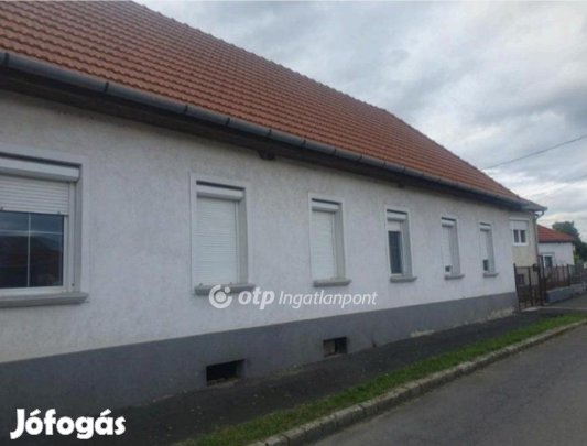 Sátoraljaújhelyi eladó 143 nm-es ház