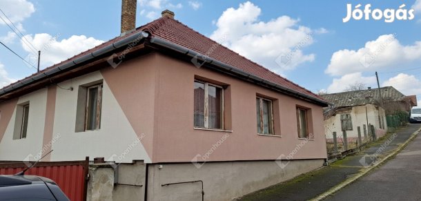 Sátoraljaújhelyi nappali+4 szobás családi ház garázzsal eladó