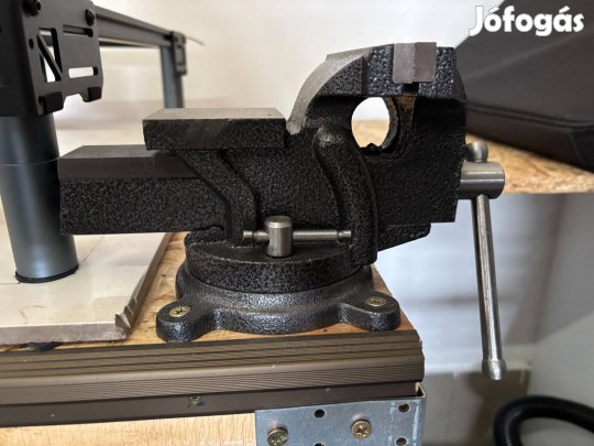 Satu (asztali, masszív)