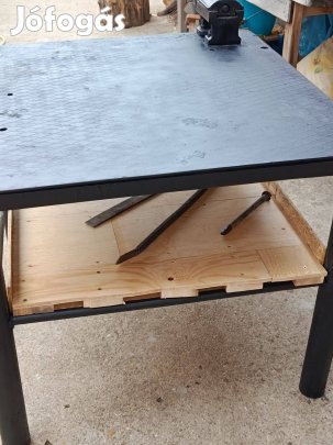 Satu pad munka asztal eladó