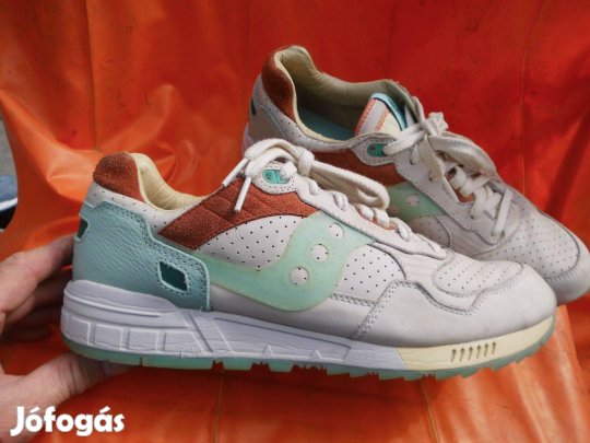 Saucony zöld-fehér 44-45-ös bőr utcai cipő eladó,