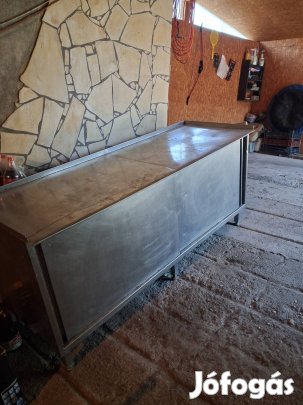 Saválló asztal eladó
