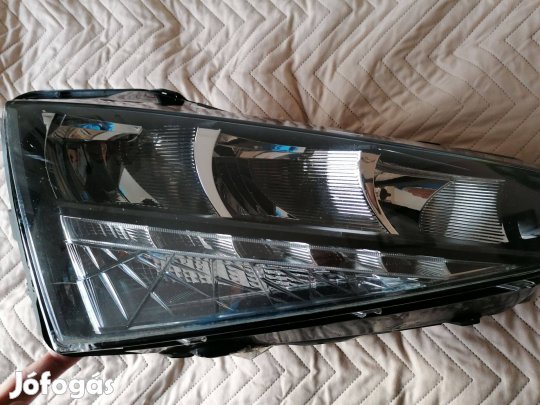 Scala jobb első ledes lámpa Gy.sz. 657941016