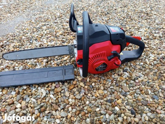 Scheppach 4 ütemű benzinmotoros láncfűrész 