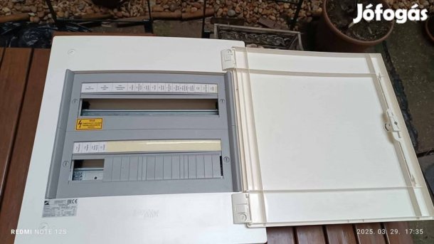 Schneider Electric Prismaset XS Lvsxr218 falon kívüli elosztó -2 sor