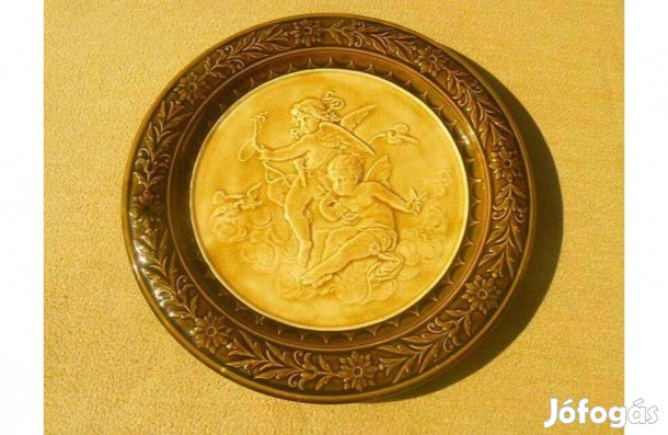 Schütz Cili majolika, jelzett falitál, falitányér