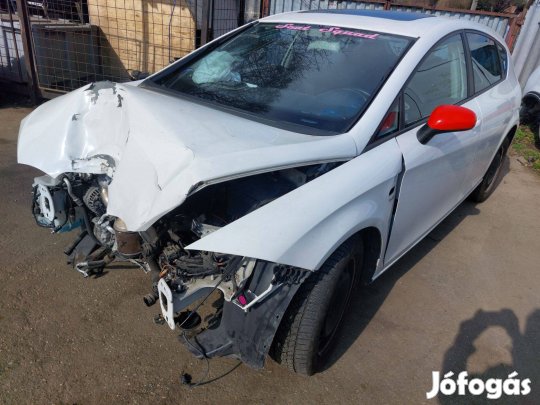 Seat Leon 1P karosszéria elemei fehér LB9A