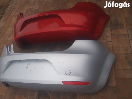 Seat Leon hátsó lökhárító.