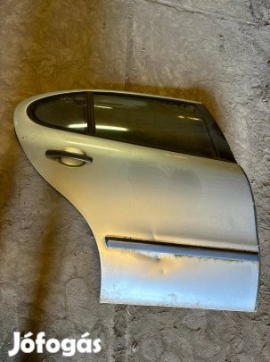 Seat Leon jobb hátsó ajtó ezüst sérült 
