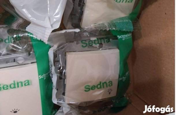 Sedna 101 nyomógomb LJ. BÉZS SDN0900147