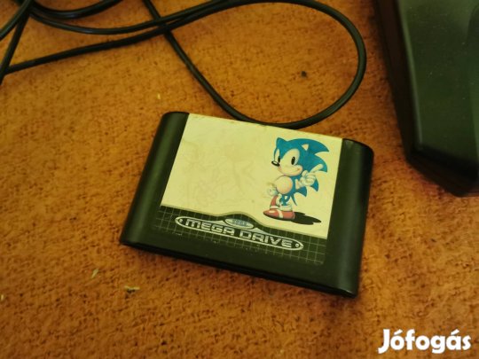 Sega megadrive II játékokkal két kontrollerrel