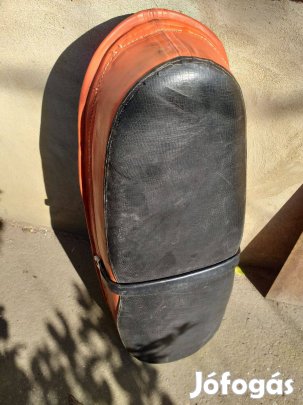 Segédmotor, motor ülés