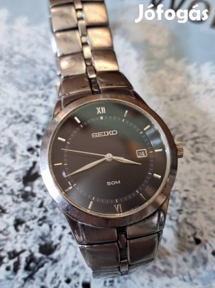 Seiko quartz karóra, opcionális fémszíjjal, zafírüveggel szerelve 
