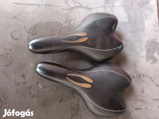 Selle Royal unisex sport nyereg, 267x150 mm, fekete