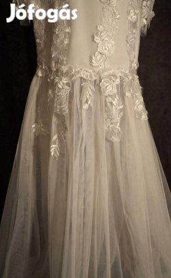 Sellő fazonú csipke esküvői ruha 