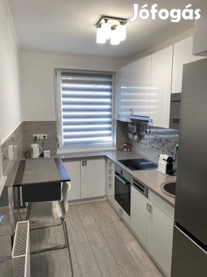 Selyem utcán első emeleti fiatalos lakás eladó