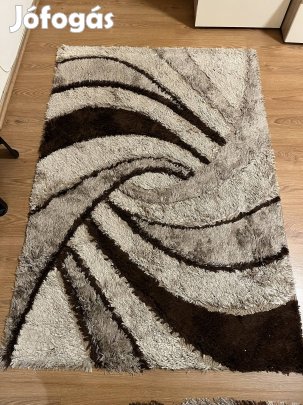 Selyemszálú vastag szőnyeg 