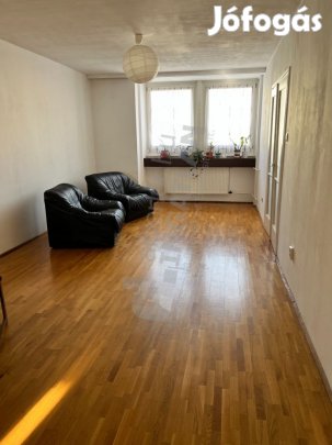 Semmelweis utcában kiadó egy 68 m-es, 3 szobás