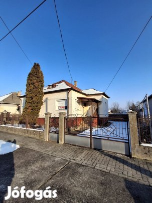 Serényfalva, Ady Endre utca, 100 m2-es, családi ház, 3 szobás