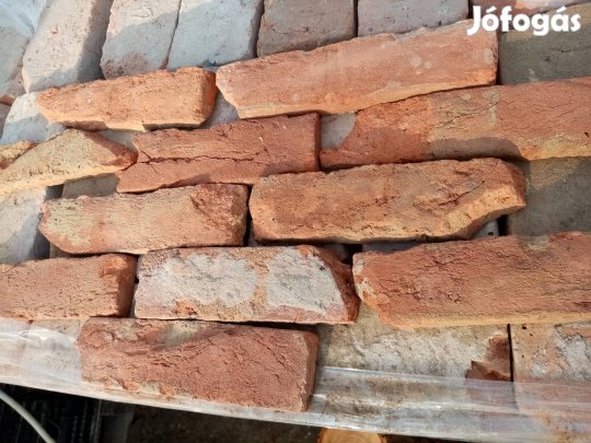 Sérült szeletelt tégla, külső téglaszelet!