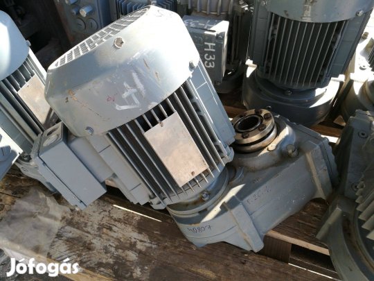 Sew hajtómű (azonosító: 2975) teljesítmény: 1,5 kW, 99 ford