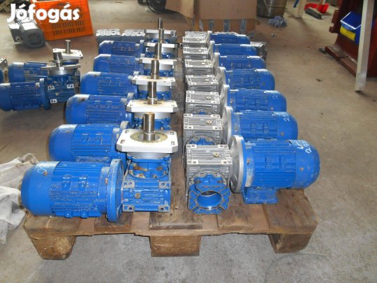 Sew hajtómű (azonosító: 2980) teljesítmény:0,25kW, ford:26