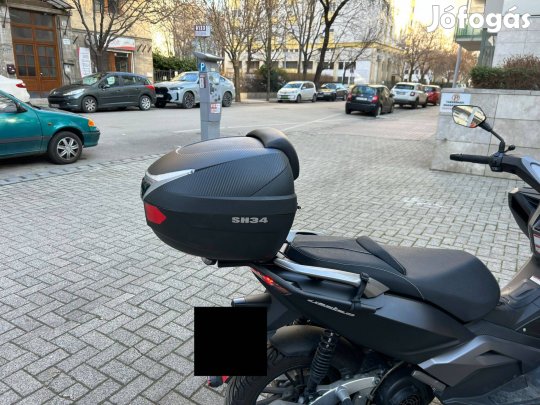 Shad SH34 motordoboz karbon mintás, háttámlával és féklámpával