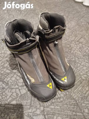 Sífutó cipő NNN 38