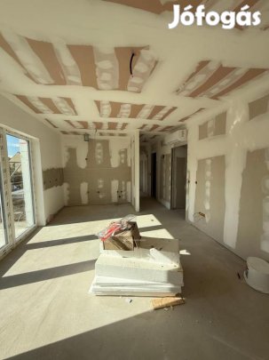 Siklósi 68 nm-es lakás eladó