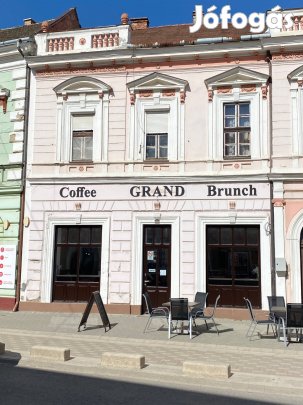 Siklóson 66 nm-s első emeleti lakás eladó