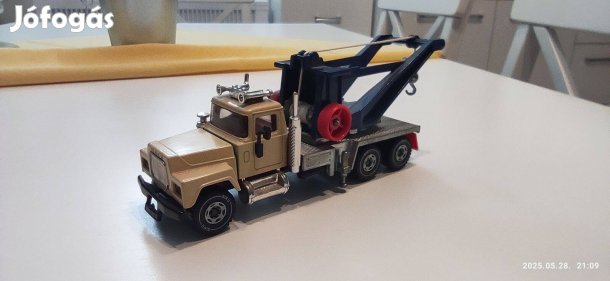 Siku gyártmányú Mack Autómentő kamion