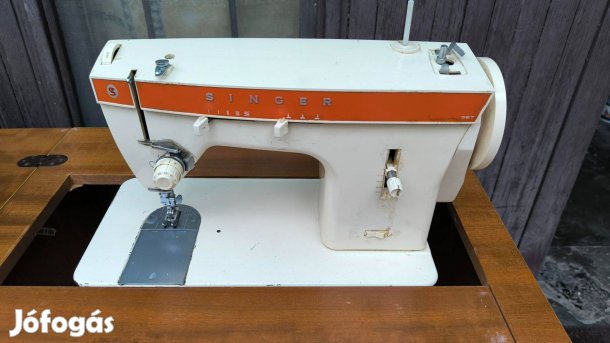 Singer 367 szekrényes varrógép, lehajtható, varrógép asztallal