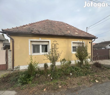 Sióagárdon 4 szobás tégla családi ház eladó!