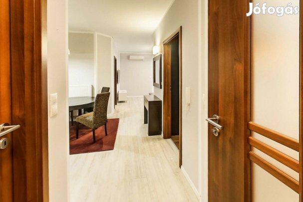 Siófok Aranypart, Beszédes József sétány