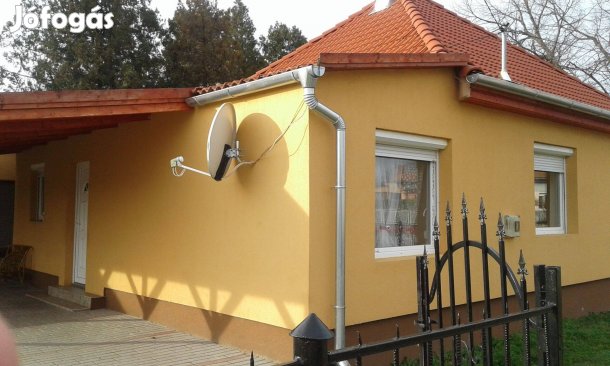 Siófok Belvárosában családi ház, Aparmanokkal eladó!